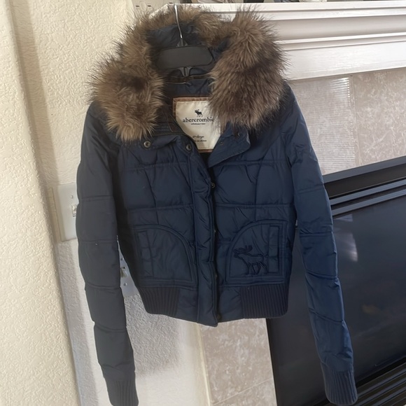 Abercrombie & Fitch Jackets & Blazers - Exclusive vintage Abercrombie winter jacket with hood.